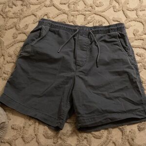 American Eagle Outfitters Blue Flex lived-in Trekker shorts. Size XS